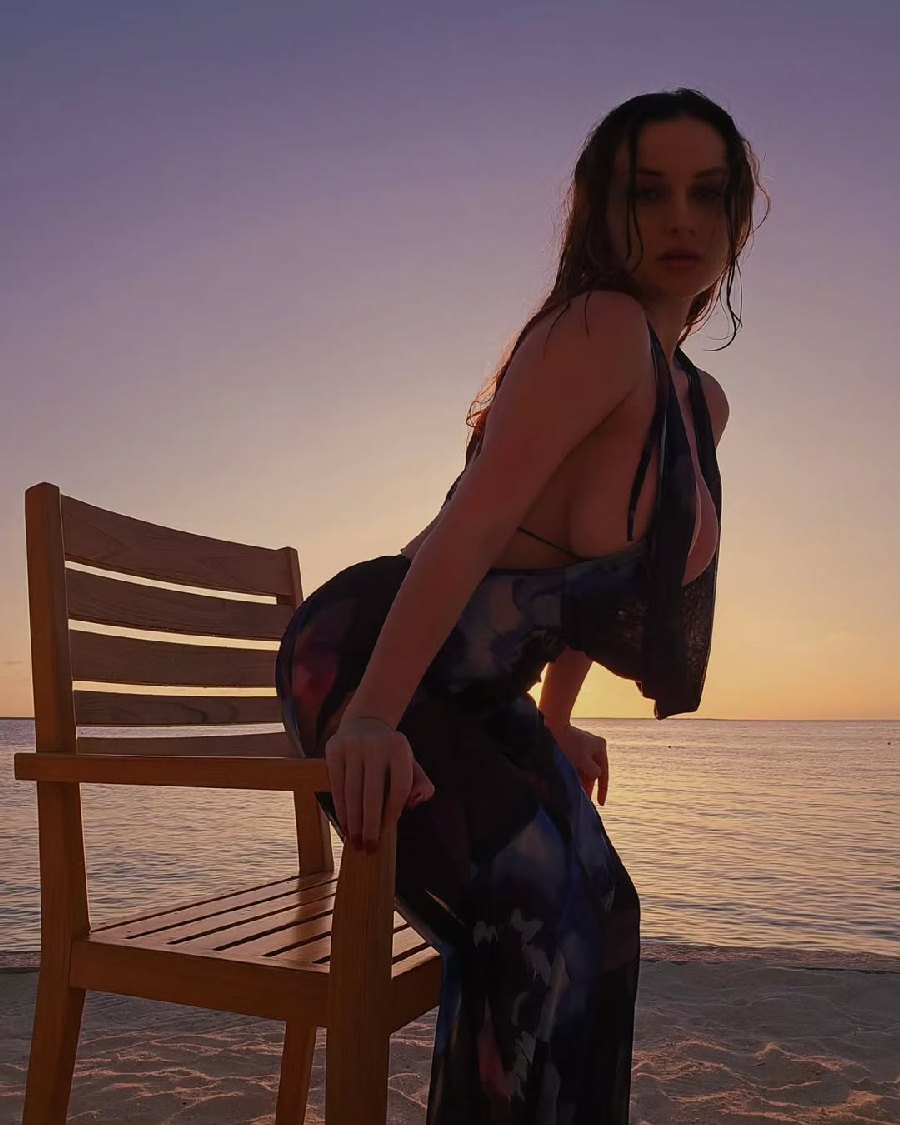 Sexy girl Miranda Faith nude in Libreville