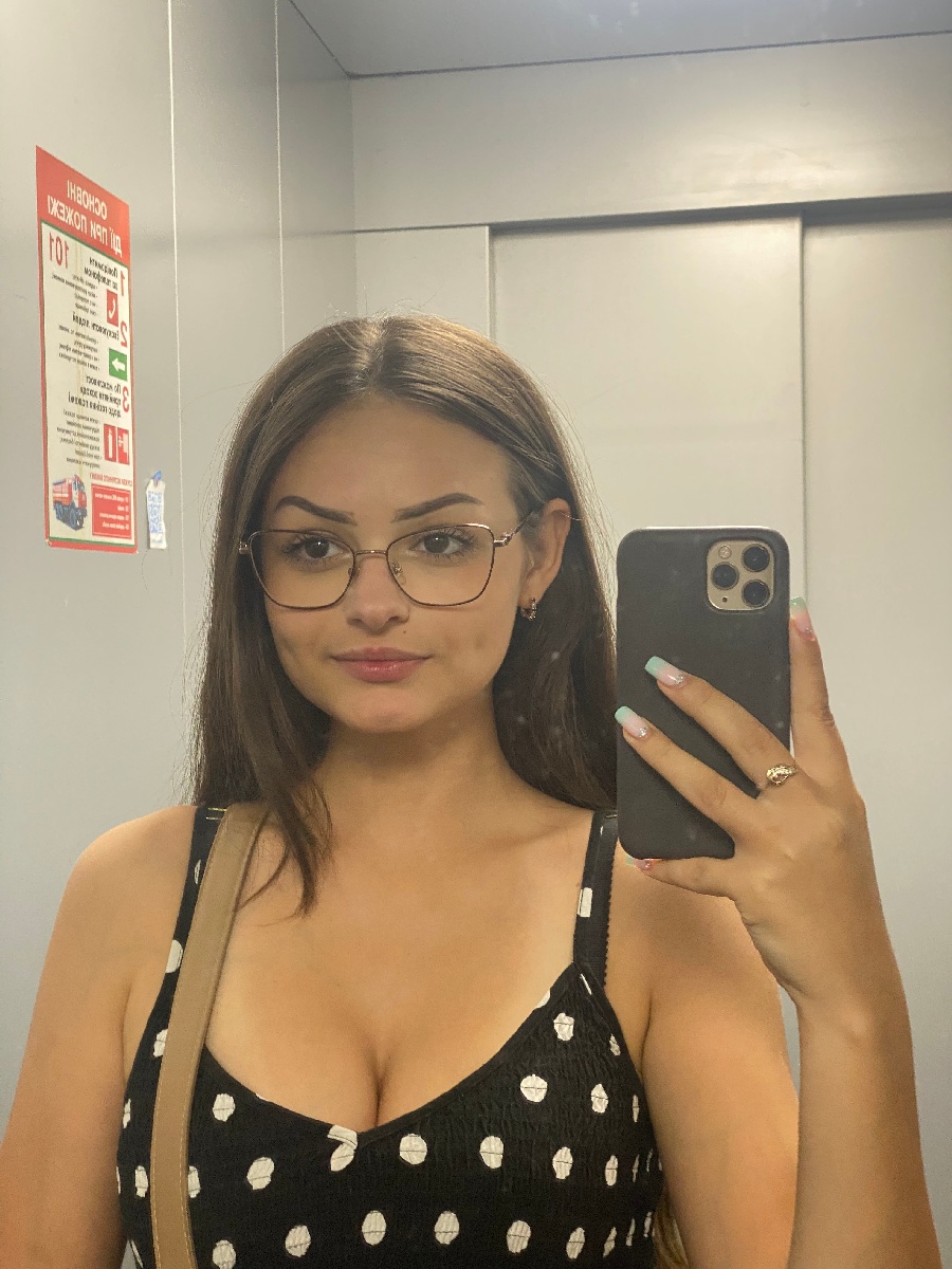 Sexy model Stacy in Libreville